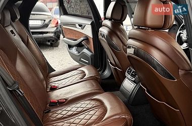 Седан Audi S8 2013 в Днепре
