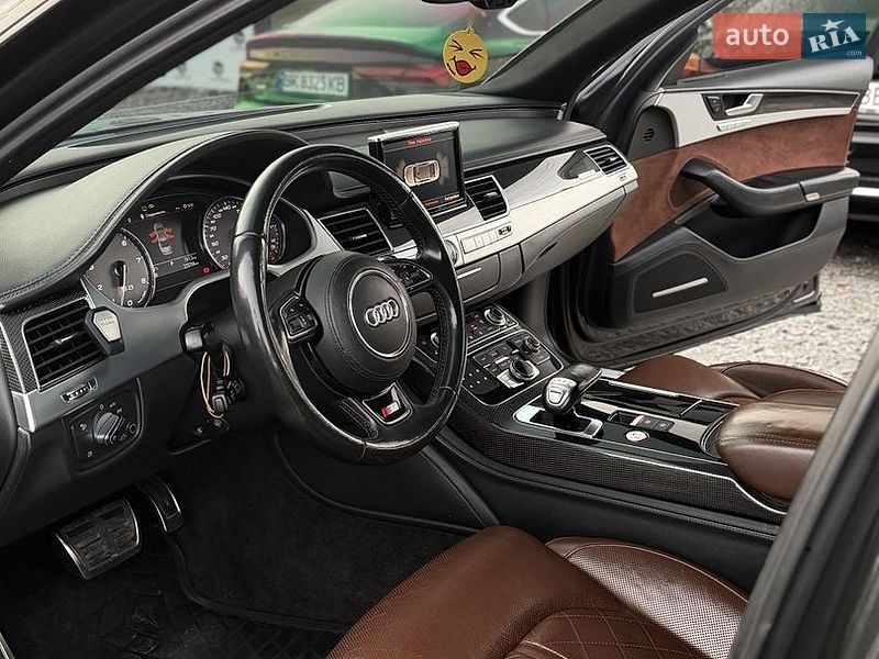 Седан Audi S8 2013 в Днепре