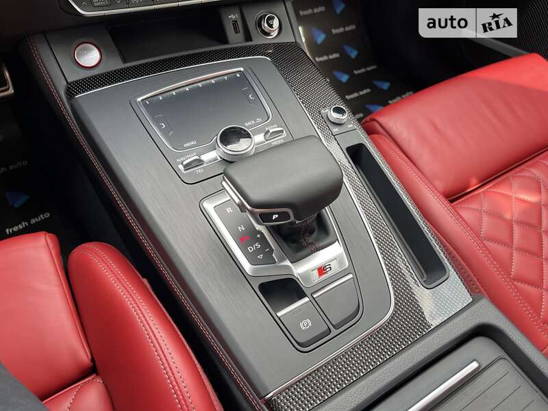 Внедорожник / Кроссовер Audi SQ5 2019 в Ровно