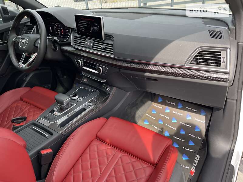 Внедорожник / Кроссовер Audi SQ5 2019 в Ровно