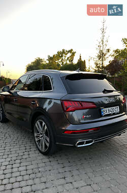 Внедорожник / Кроссовер Audi SQ5 2017 в 