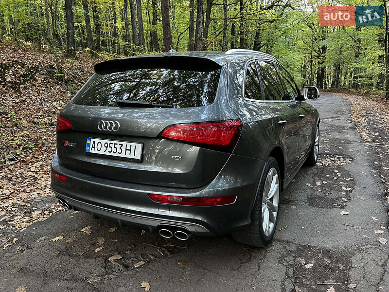 Внедорожник / Кроссовер Audi SQ5 2015 в Мукачево