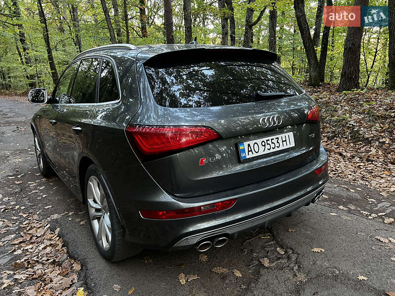 Внедорожник / Кроссовер Audi SQ5 2015 в Мукачево