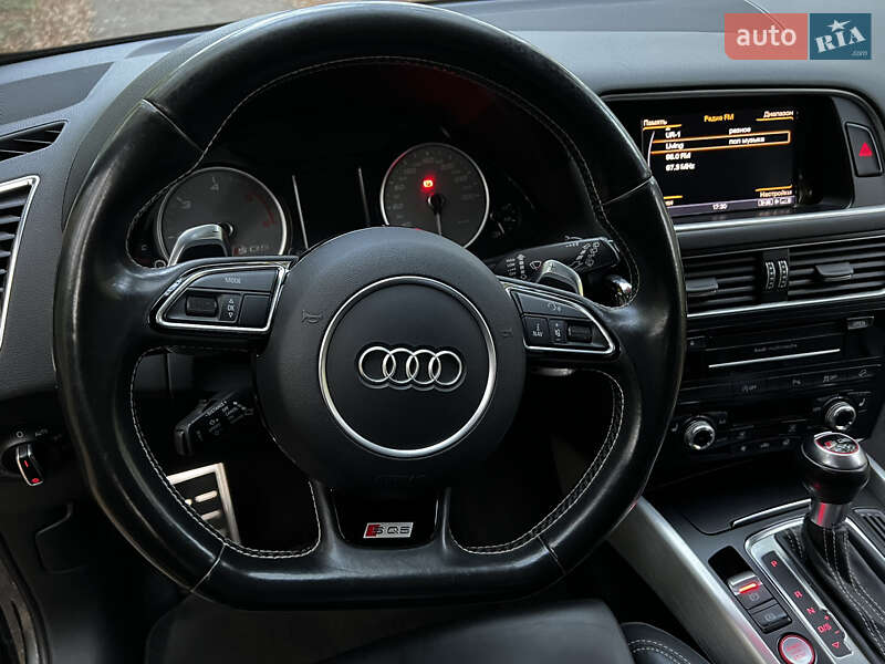 Внедорожник / Кроссовер Audi SQ5 2015 в Мукачево