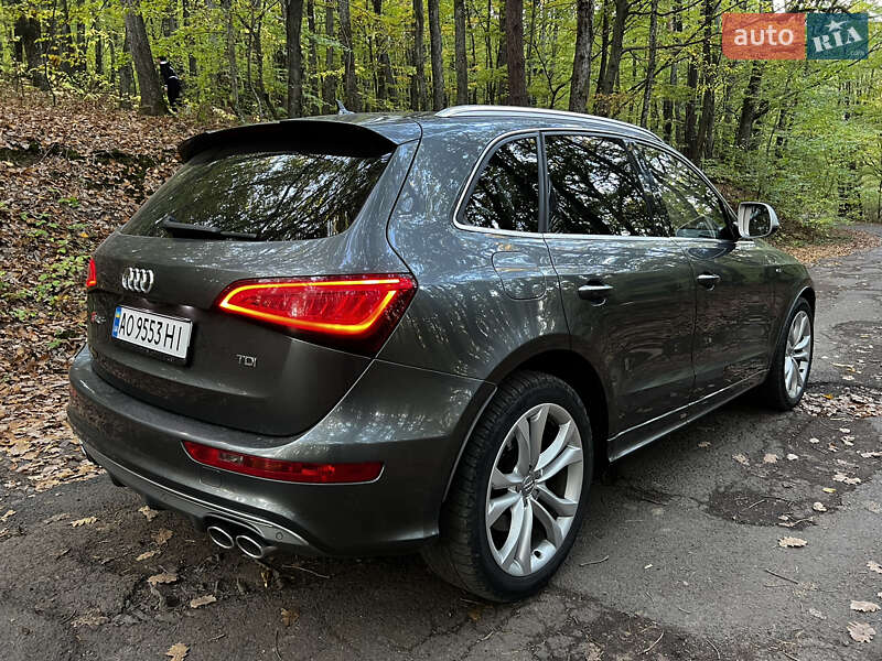 Внедорожник / Кроссовер Audi SQ5 2015 в Мукачево