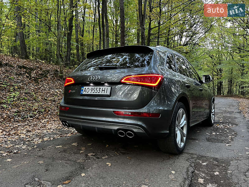 Внедорожник / Кроссовер Audi SQ5 2015 в Мукачево