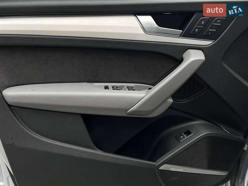 Позашляховик / Кросовер Audi SQ5 2017 в Львові