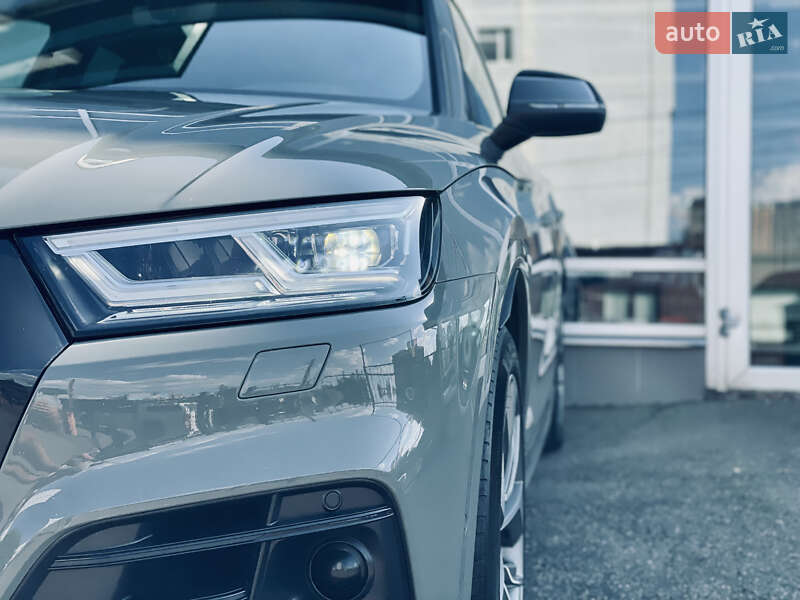 Позашляховик / Кросовер Audi SQ5 2019 в Одесі
