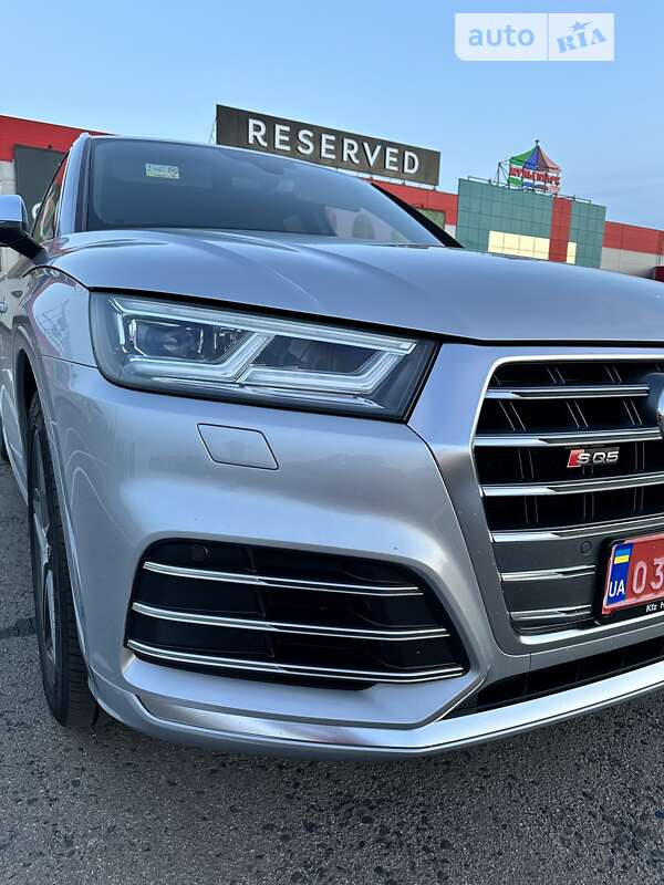 Внедорожник / Кроссовер Audi SQ5 2019 в Ровно
