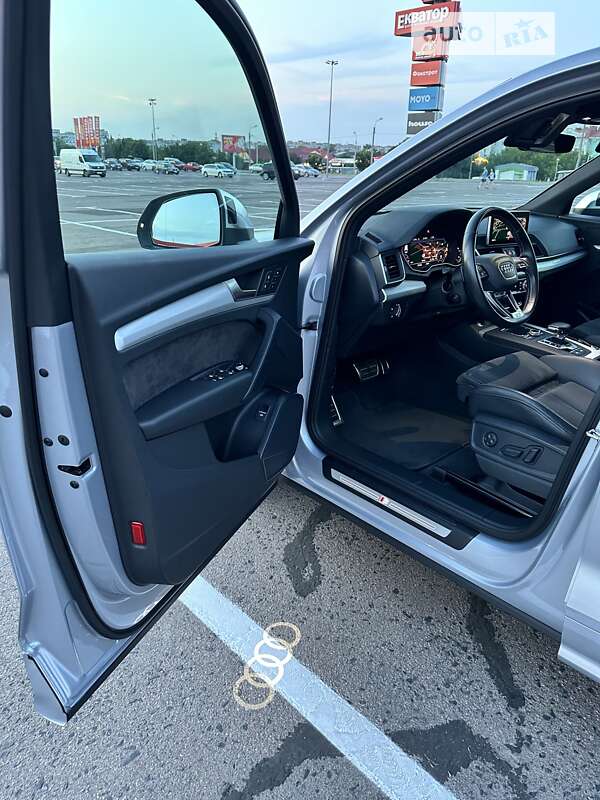 Внедорожник / Кроссовер Audi SQ5 2019 в Ровно