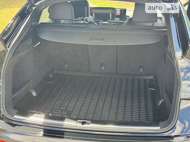 Внедорожник / Кроссовер Audi SQ5 2021 в Умани