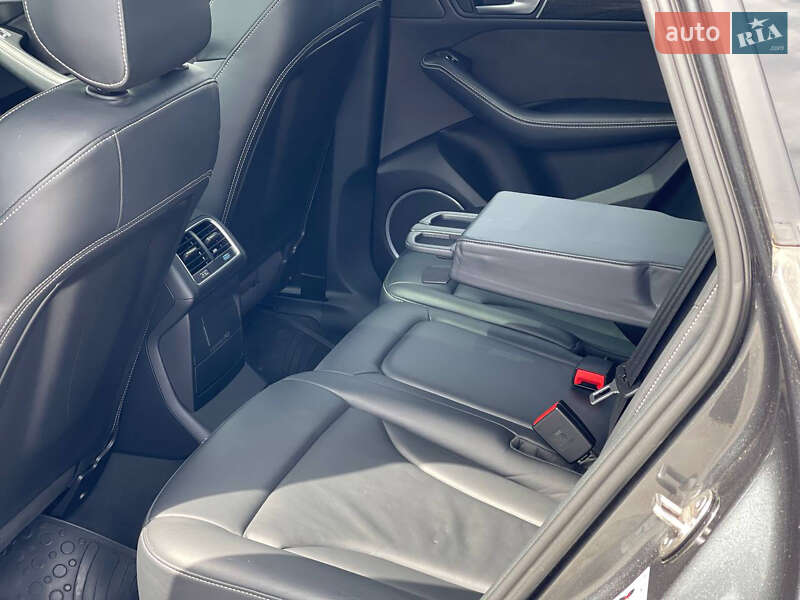 Внедорожник / Кроссовер Audi SQ5 2016 в Ужгороде
