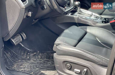 Внедорожник / Кроссовер Audi SQ5 2016 в 