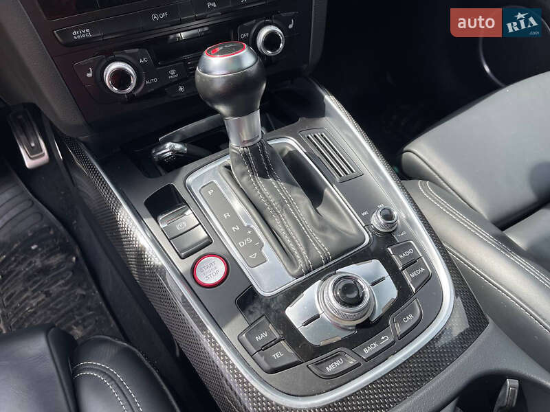 Внедорожник / Кроссовер Audi SQ5 2016 в Ужгороде
