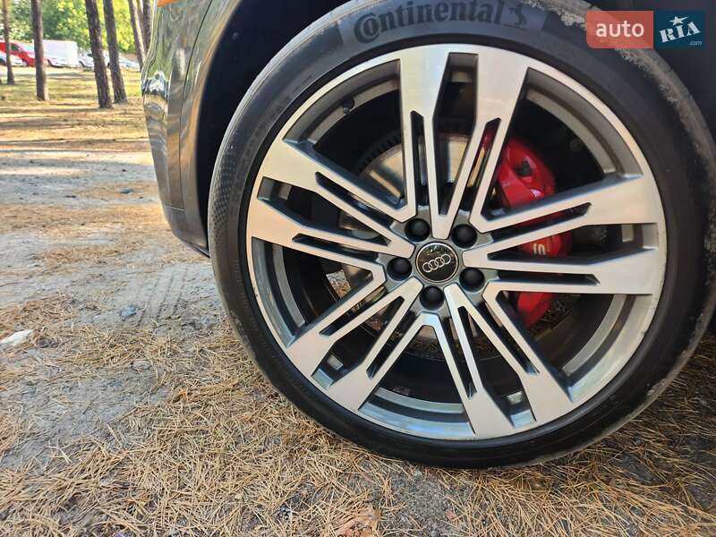 Внедорожник / Кроссовер Audi SQ5 2018 в Киеве