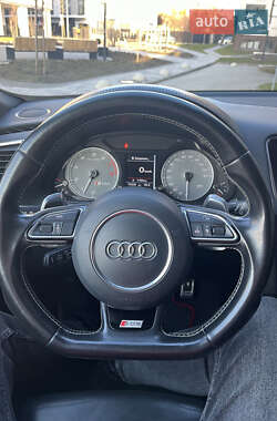 Внедорожник / Кроссовер Audi SQ5 2015 в 