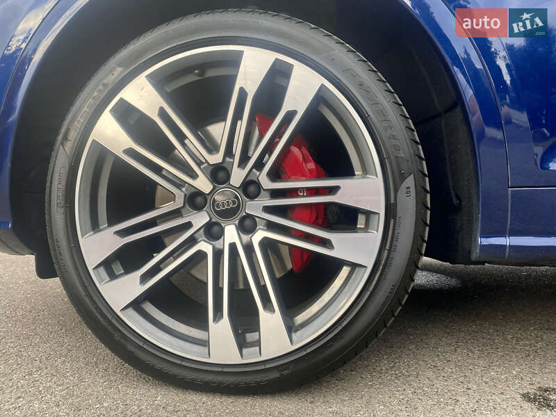 Внедорожник / Кроссовер Audi SQ5 2019 в Киеве