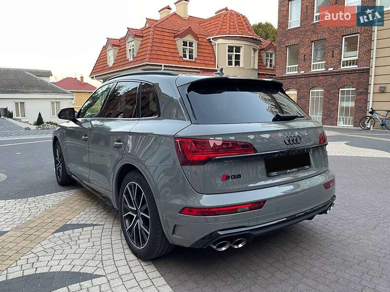 Внедорожник / Кроссовер Audi SQ5 2022 в Ровно