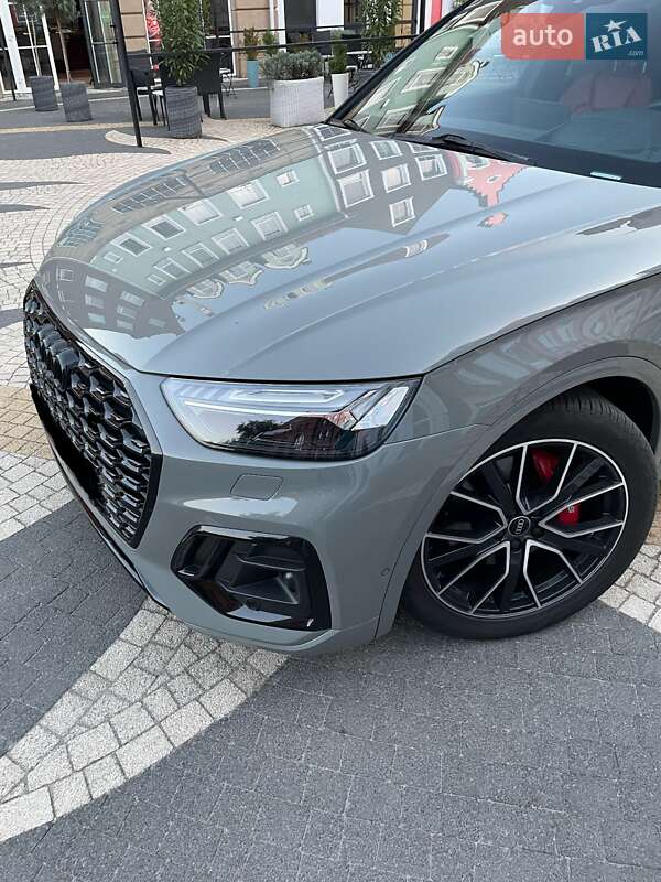 Внедорожник / Кроссовер Audi SQ5 2022 в Ровно