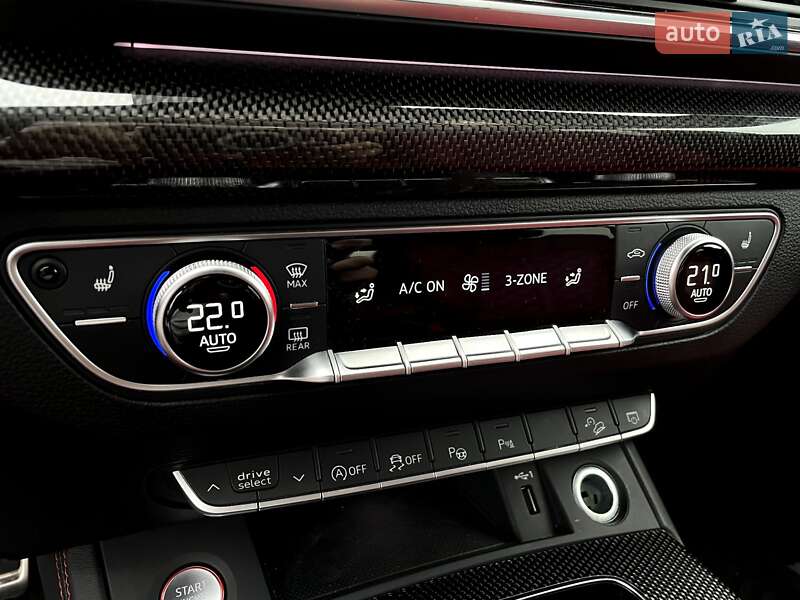 Внедорожник / Кроссовер Audi SQ5 2022 в Ровно