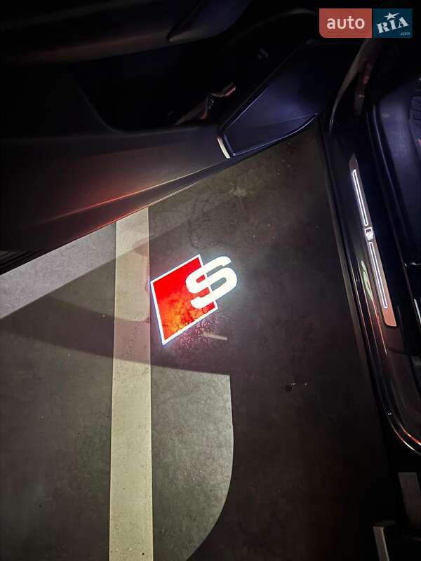 Внедорожник / Кроссовер Audi SQ5 2022 в Киеве