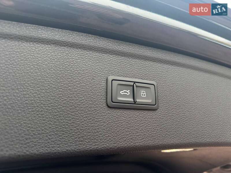 Позашляховик / Кросовер Audi SQ5 2018 в Одесі