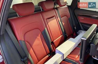 Внедорожник / Кроссовер Audi SQ5 2014 в 