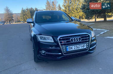 Внедорожник / Кроссовер Audi SQ5 2013 в 