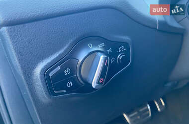 Внедорожник / Кроссовер Audi SQ5 2013 в 