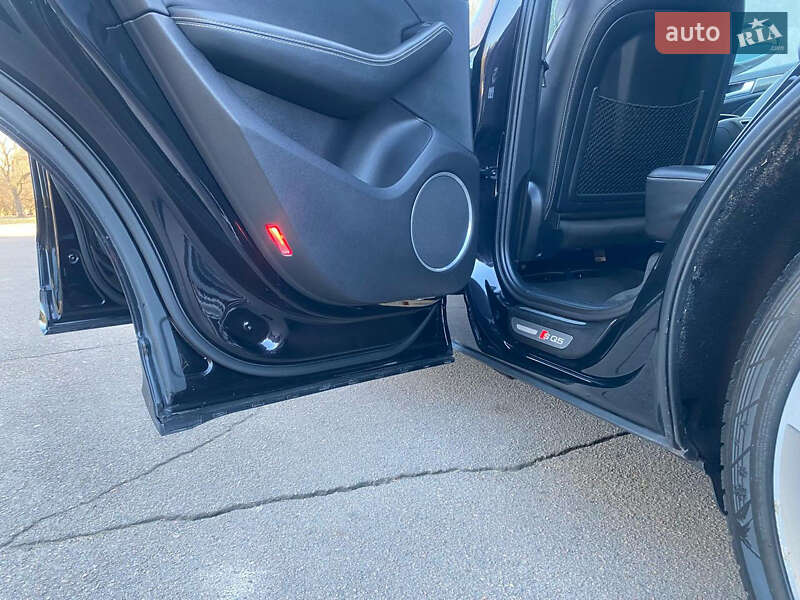 Позашляховик / Кросовер Audi SQ5 2013 в Рівному