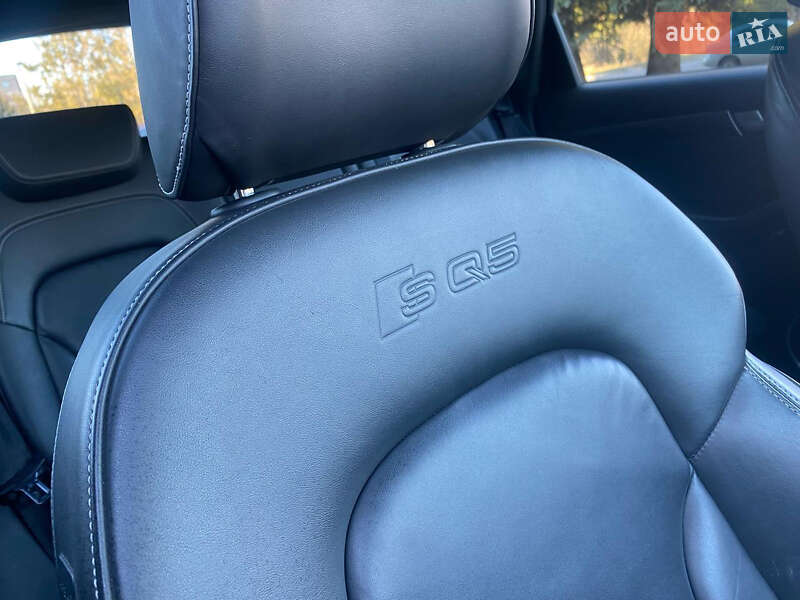 Позашляховик / Кросовер Audi SQ5 2013 в Рівному