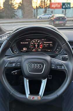 Внедорожник / Кроссовер Audi SQ5 2019 в 