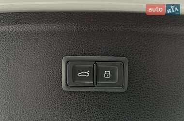 Внедорожник / Кроссовер Audi SQ5 2022 в 