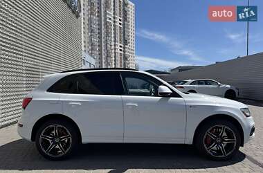 Позашляховик / Кросовер Audi SQ5 2016 в 
