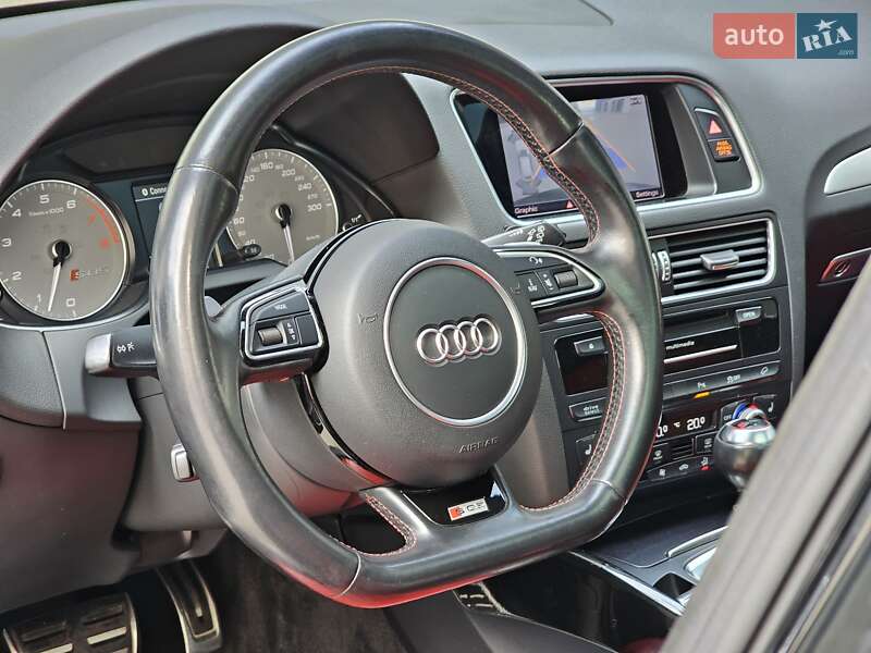 Позашляховик / Кросовер Audi SQ5 2016 в Києві