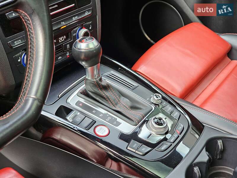 Позашляховик / Кросовер Audi SQ5 2016 в Києві