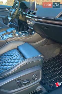 Внедорожник / Кроссовер Audi SQ5 2018 в 