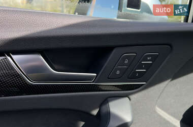 Позашляховик / Кросовер Audi SQ5 2022 в 