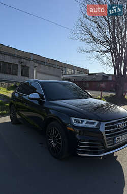 Внедорожник / Кроссовер Audi SQ5 2017 в 
