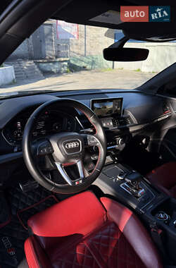 Внедорожник / Кроссовер Audi SQ5 2017 в 