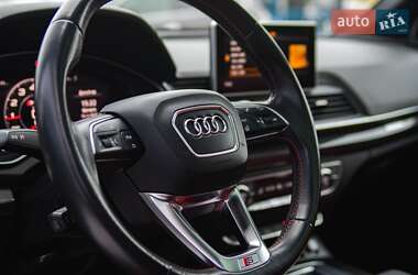 Внедорожник / Кроссовер Audi SQ5 2018 в 