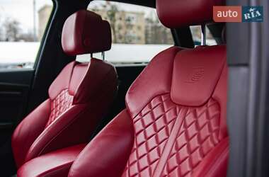 Внедорожник / Кроссовер Audi SQ5 2018 в 