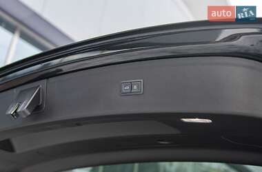 Внедорожник / Кроссовер Audi SQ5 2018 в 