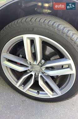 Позашляховик / Кросовер Audi SQ5 2013 в 