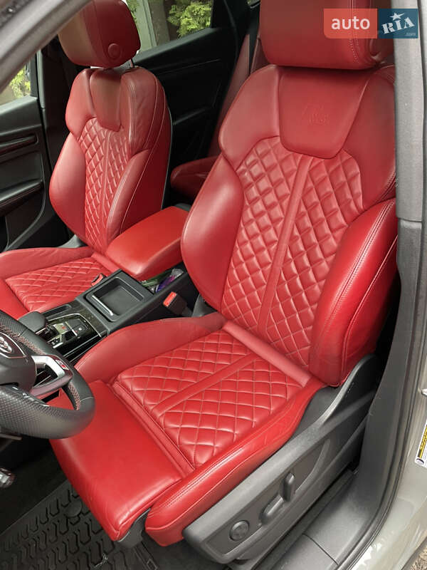 Позашляховик / Кросовер Audi SQ5 2022 в Рівному