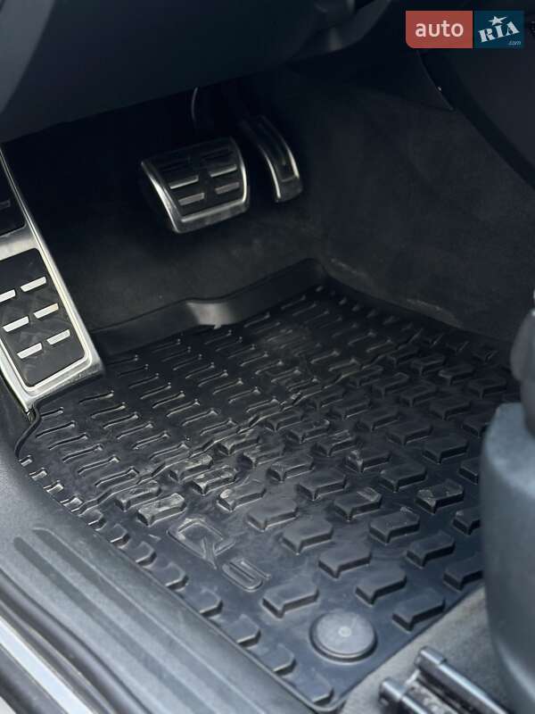 Позашляховик / Кросовер Audi SQ5 2014 в Києві