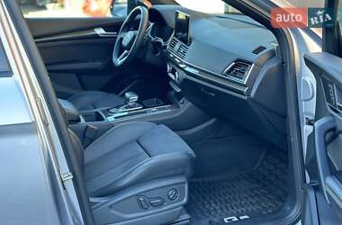 Внедорожник / Кроссовер Audi SQ5 2022 в 