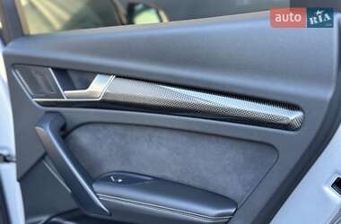 Внедорожник / Кроссовер Audi SQ5 2022 в 