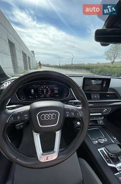 Внедорожник / Кроссовер Audi SQ5 2017 в 