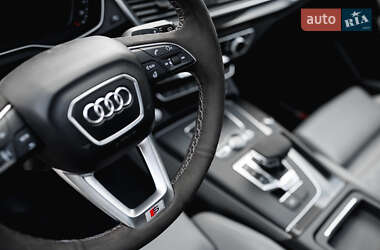 Внедорожник / Кроссовер Audi SQ5 2018 в 